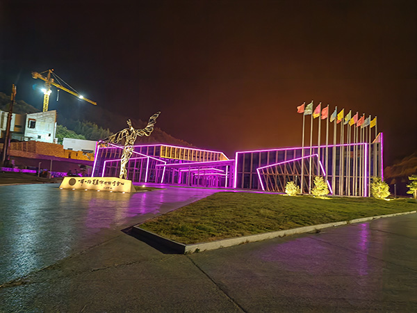 城市亮化是现代城市建设的重要组成部分，它不仅可以美化城市的夜景，还能提升城市的整体形象。随着科技的不断进步，城市亮化也得到了更多的关注和创新。本文将介绍一些关于城市亮化的创意和技术，帮助读者了解高台城市亮化的重要性以及如何进行高台城市亮化的规划和实施。