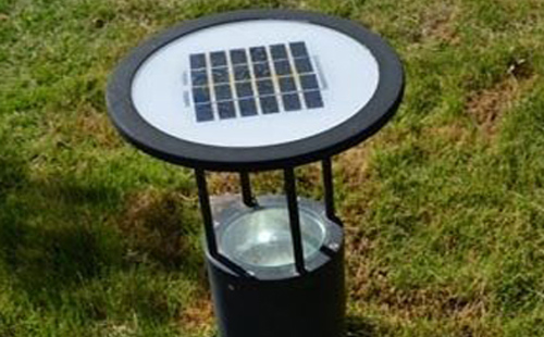 高台别墅庭院氛围营造：草坪灯选型与布光技巧