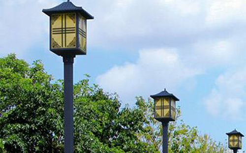 高台庭院灯安装间距与布灯设计全解析