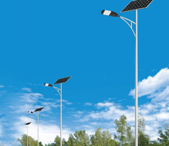 高台太阳能路灯维护时，这些细节别忽略！